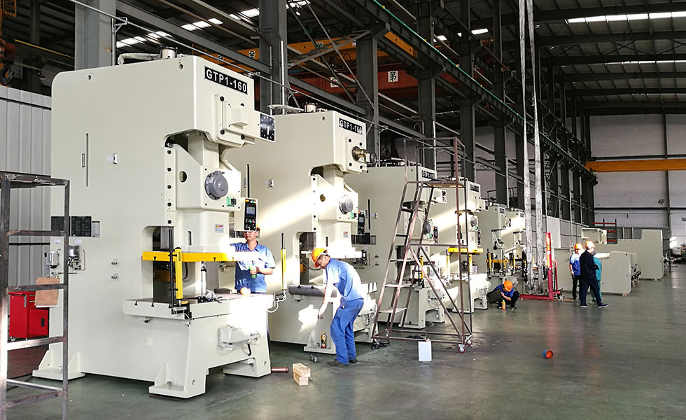 氣動沖床生產裝配師帶徒